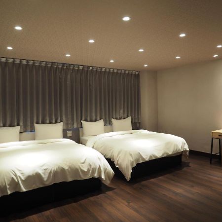Day Chen Hotel Yilan Buitenkant foto