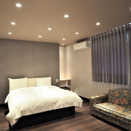 Day Chen Hotel Yilan Buitenkant foto