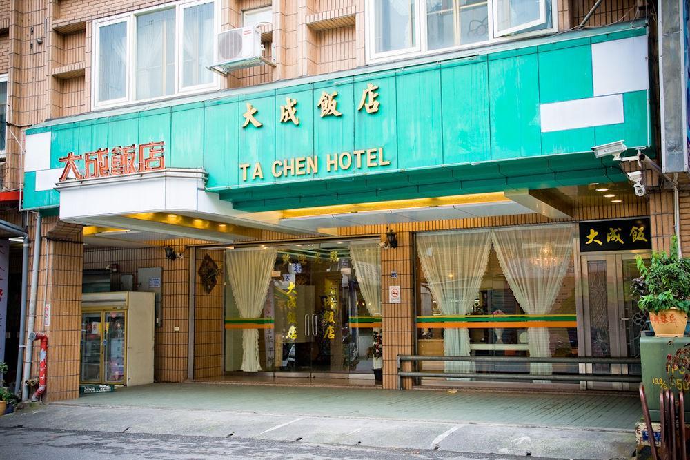 Day Chen Hotel Yilan Buitenkant foto