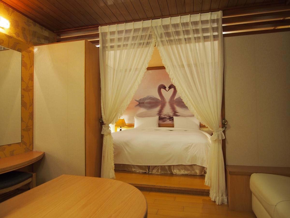 Day Chen Hotel Yilan Buitenkant foto