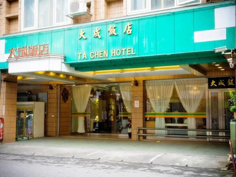 Day Chen Hotel Yilan Buitenkant foto