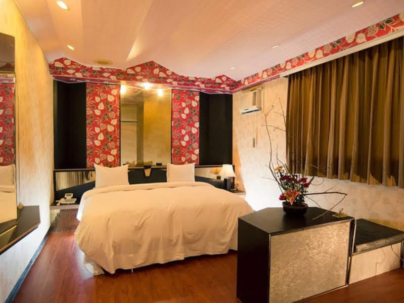 Day Chen Hotel Yilan Buitenkant foto