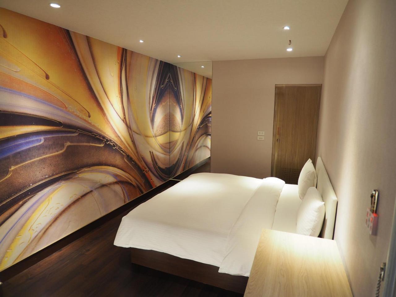 Day Chen Hotel Yilan Buitenkant foto