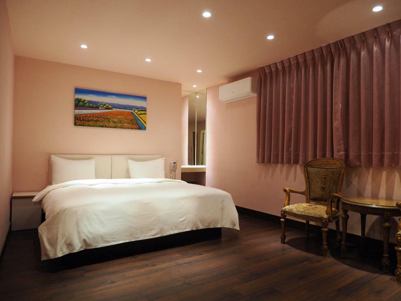 Day Chen Hotel Yilan Buitenkant foto