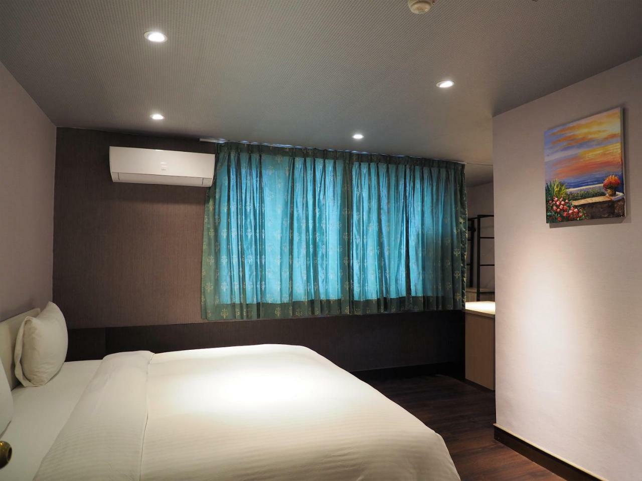 Day Chen Hotel Yilan Buitenkant foto