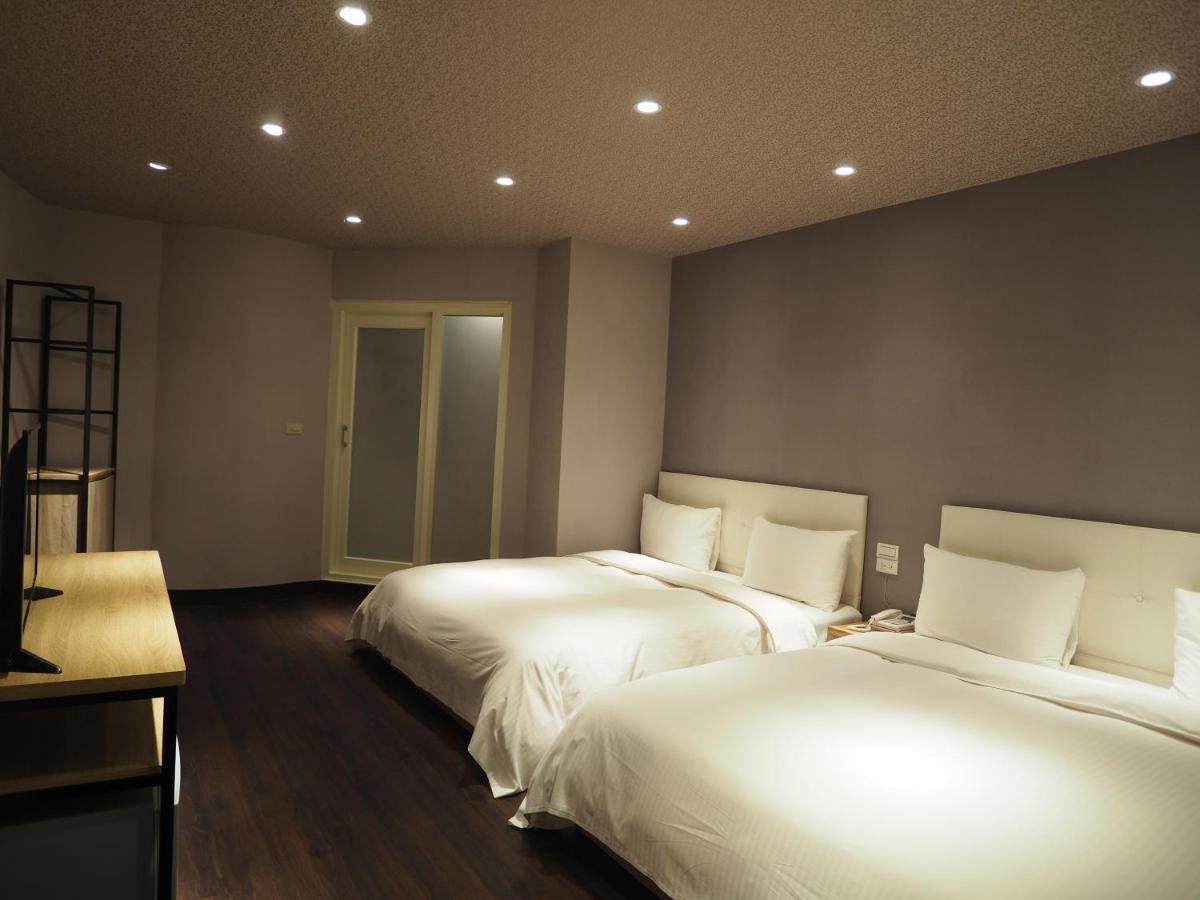 Day Chen Hotel Yilan Buitenkant foto