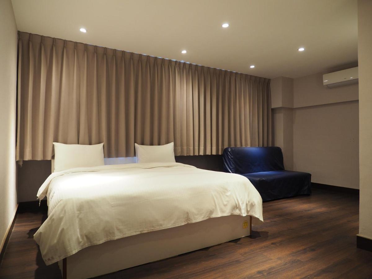 Day Chen Hotel Yilan Buitenkant foto