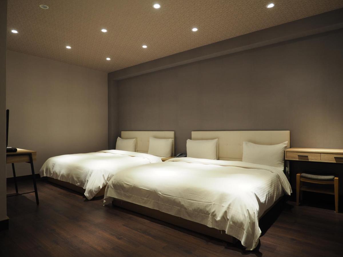 Day Chen Hotel Yilan Buitenkant foto